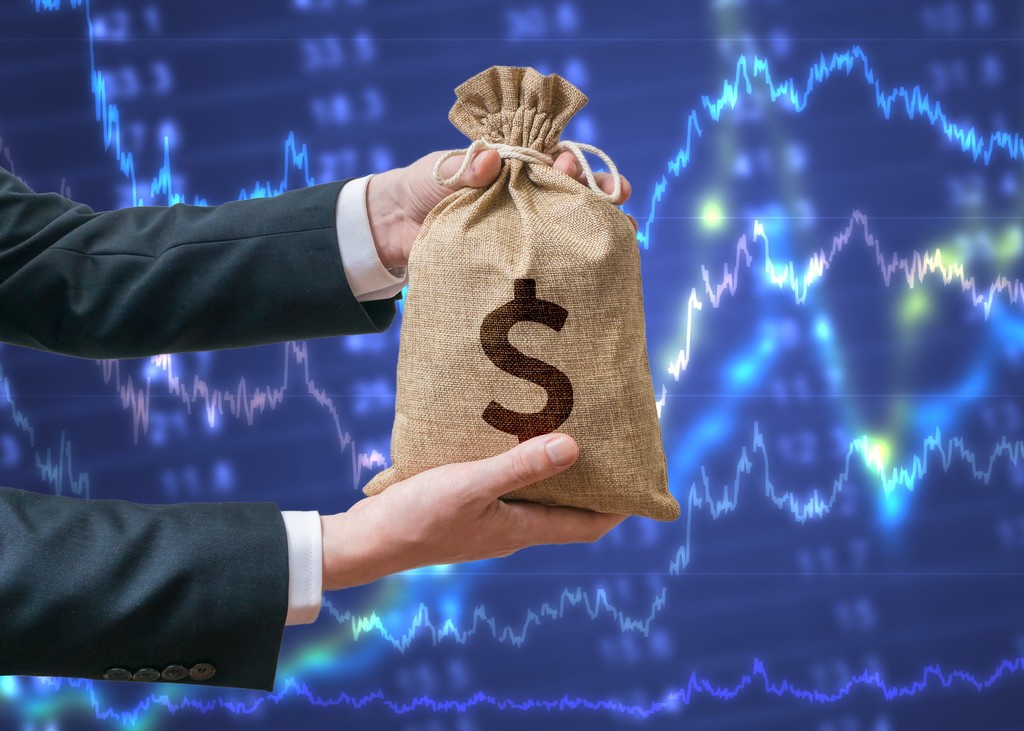 财经聚焦丨金融政策精准发力 信贷结构持续优化——透视7月金融数据